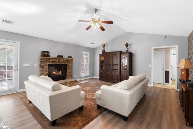 100 Oak Road, Piedmont, SC 29673