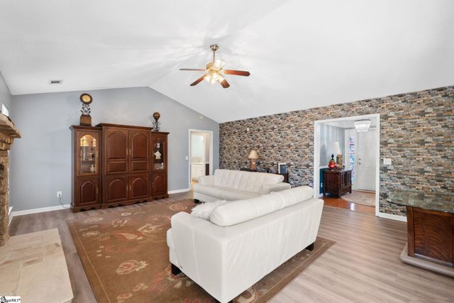 100 Oak Road, Piedmont, SC 29673