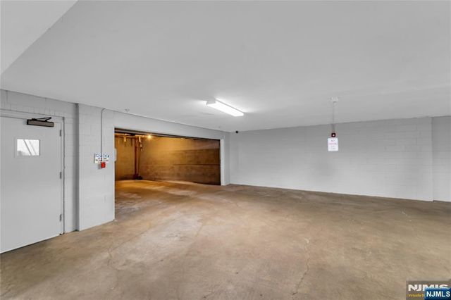 8C Cove Lane, North Bergen, NJ 07047