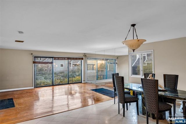 8C Cove Lane, North Bergen, NJ 07047