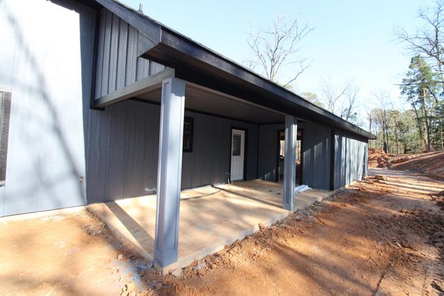 2640 Bobwhite Rd, Gilmer, TX 75645