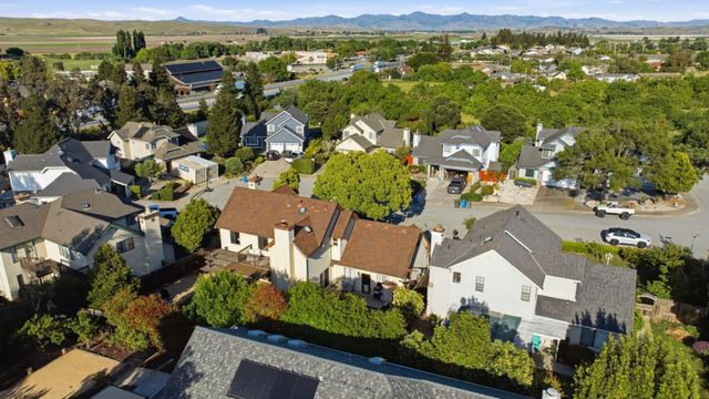 90 Lang Court, San Juan Bautista, CA 95045