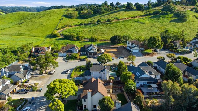 90 Lang Court, San Juan Bautista, CA 95045