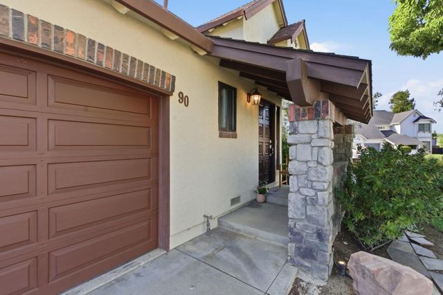 90 Lang Court, San Juan Bautista, CA 95045