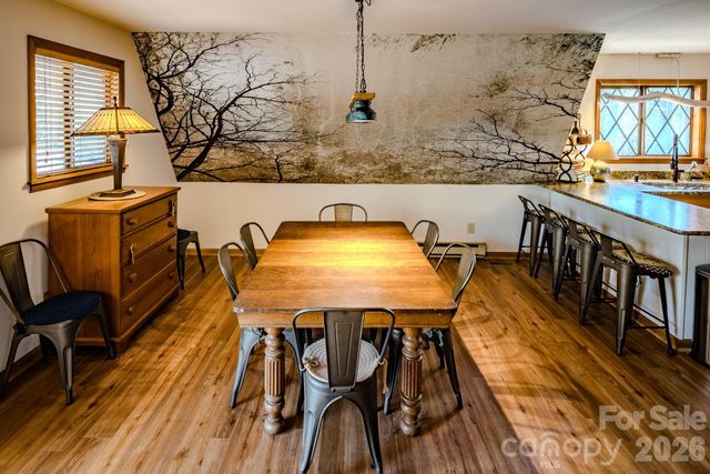 20 Lady Slipper Loop, Newland, NC 28657