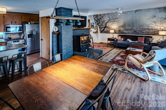 20 Lady Slipper Loop, Newland, NC 28657