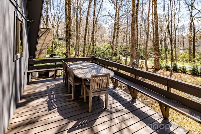 20 Lady Slipper Loop, Newland, NC 28657