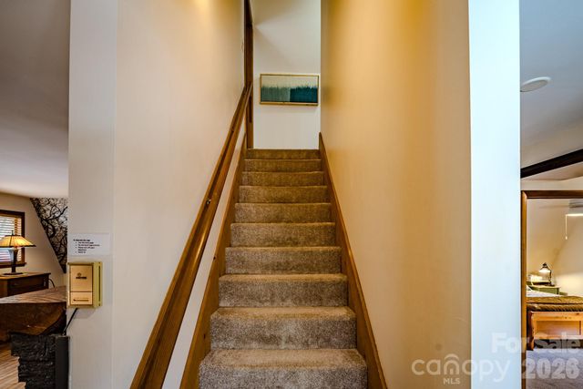 20 Lady Slipper Loop, Newland, NC 28657