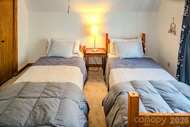 20 Lady Slipper Loop, Newland, NC 28657