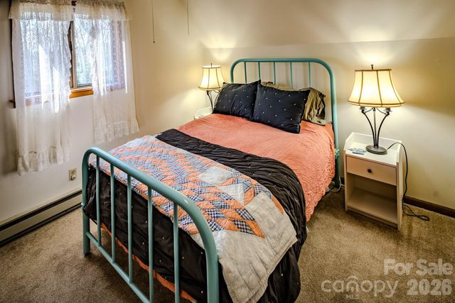 20 Lady Slipper Loop, Newland, NC 28657