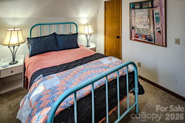 20 Lady Slipper Loop, Newland, NC 28657