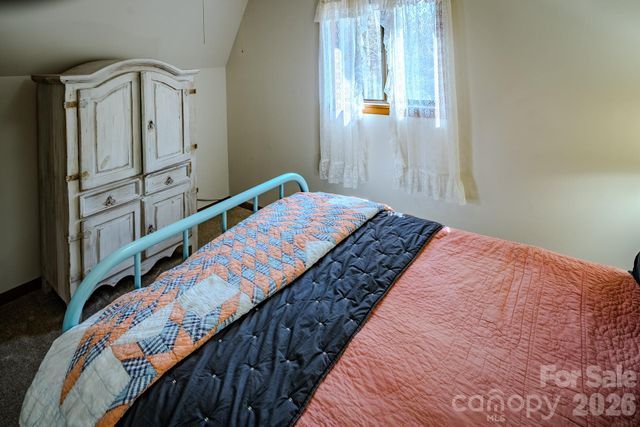 20 Lady Slipper Loop, Newland, NC 28657