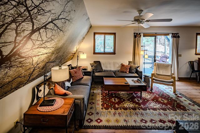 20 Lady Slipper Loop, Newland, NC 28657