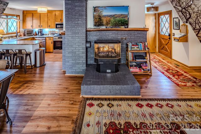 20 Lady Slipper Loop, Newland, NC 28657