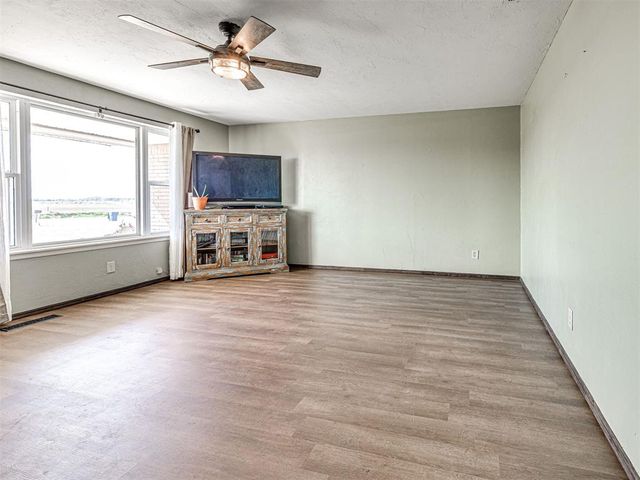 9620 N Calumet Road, Calumet, OK 73014