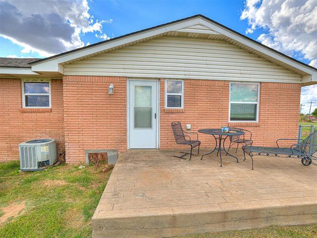 9620 N Calumet Road, Calumet, OK 73014