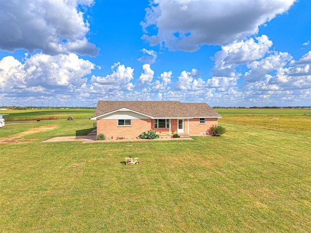 9620 N Calumet Road, Calumet, OK 73014