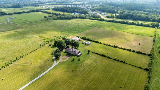 6286 Cox Rd, Arrington, TN 37014