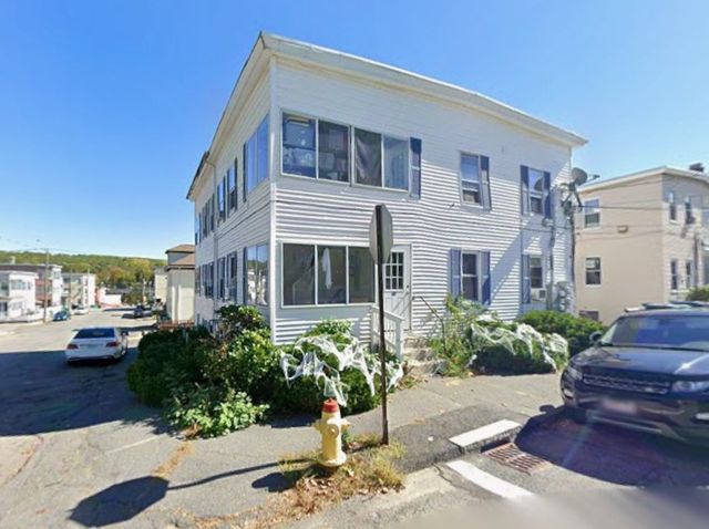 31 Edwards St 3R, Fitchburg, MA 01420
