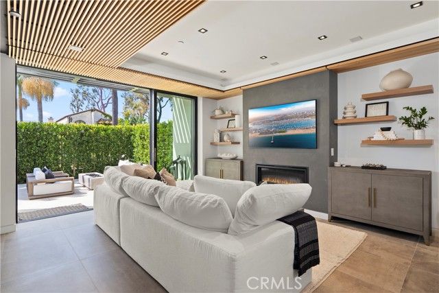 426 Marguerite Avenue, Corona Del Mar (newport Beach), CA 92625