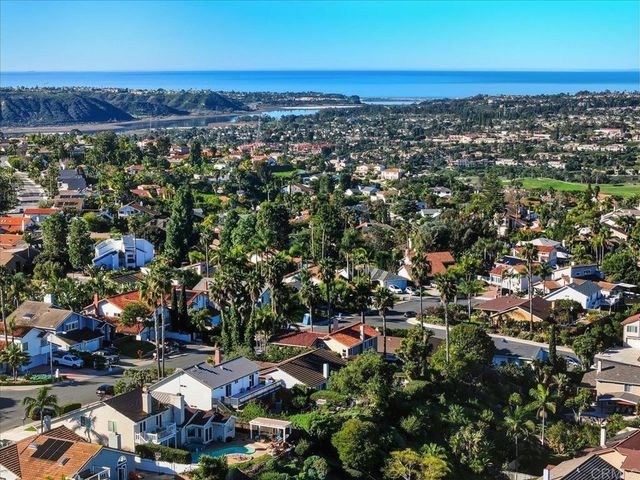 2718 Socorro Lane, Carlsbad, CA 92009