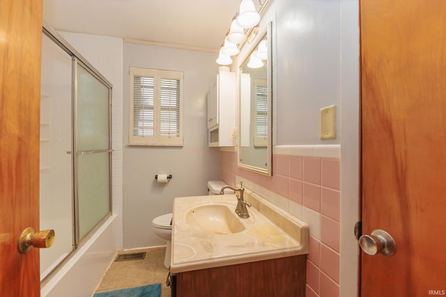 10708 N Mansfield Drive, Muncie, IN 47303