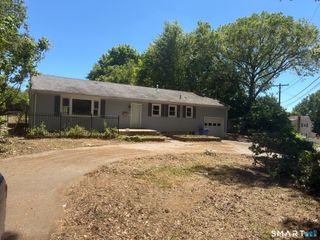 17 Sheas Lane, Norwich, CT 06380