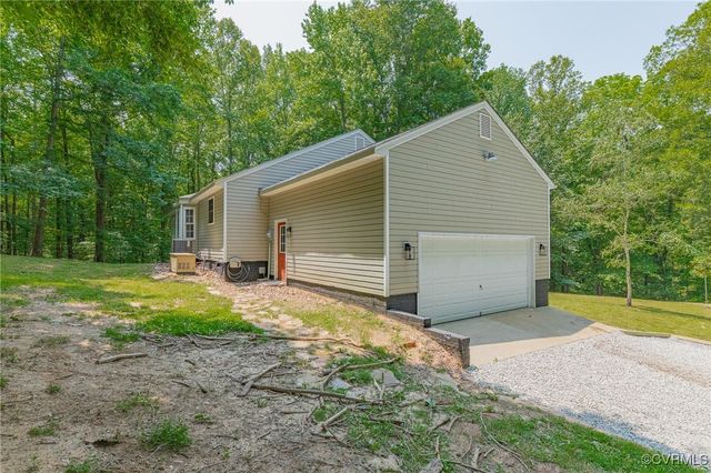 11307 Laurel Rd, New Kent, VA 23124