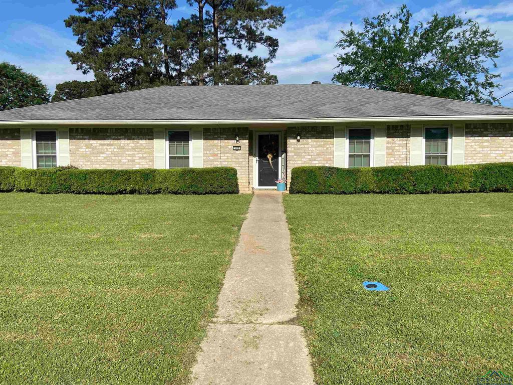 509 Pinewood Dr., Marshall, TX 75672