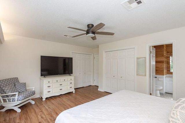 220 Oyster Creek Drive, Lake Jackson, TX 77566