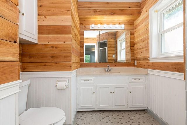 220 Oyster Creek Drive, Lake Jackson, TX 77566