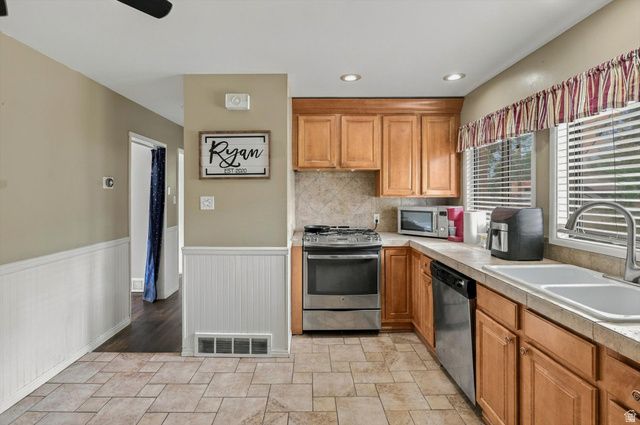 4328 S 225 E, Washington Terrace, UT 84405