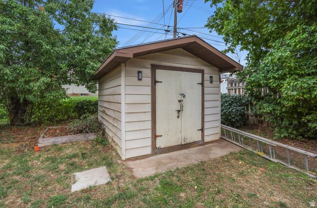 4328 S 225 E, Washington Terrace, UT 84405
