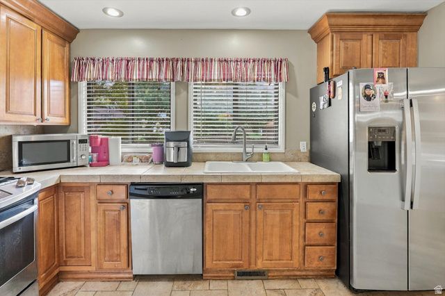 4328 S 225 E, Washington Terrace, UT 84405
