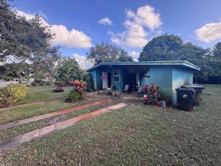 924 NW 14 Court, Fort Lauderdale, FL 33311