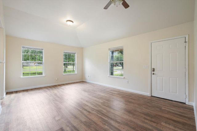 1500 Clyde ST, San Marcos, TX 78666