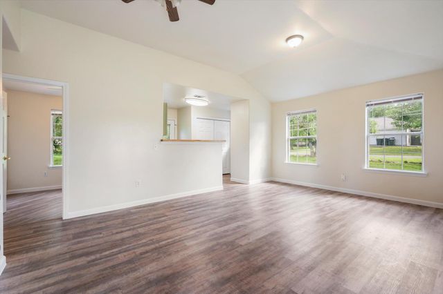 1500 Clyde ST, San Marcos, TX 78666