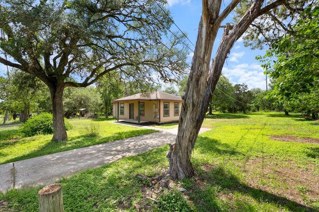 1500 Clyde ST, San Marcos, TX 78666