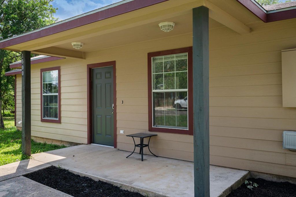 1500 Clyde ST, San Marcos, TX 78666