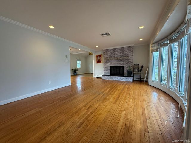 4 Edna Drive, Syosset, NY 11791
