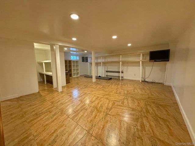 4 Edna Drive, Syosset, NY 11791