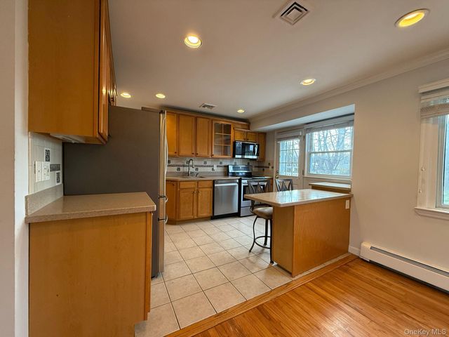4 Edna Drive, Syosset, NY 11791