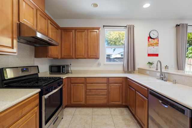 10525 Lake Point Ave, Stockton, CA 95219