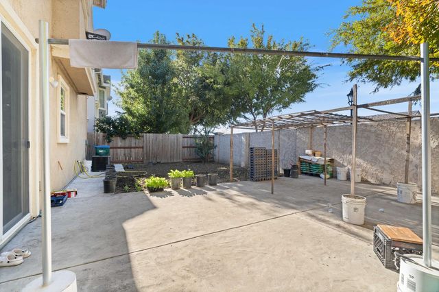 10525 Lake Point Ave, Stockton, CA 95219