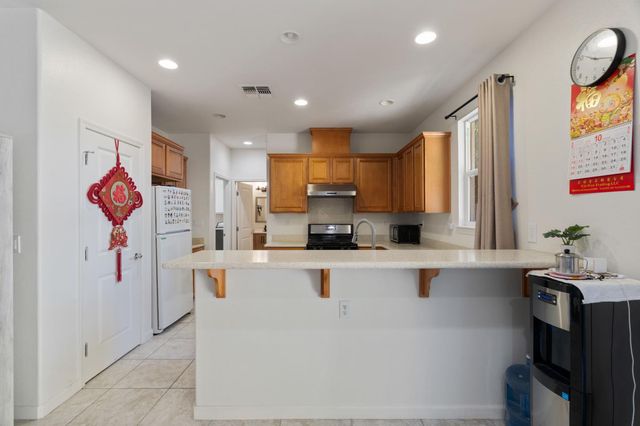 10525 Lake Point Ave, Stockton, CA 95219