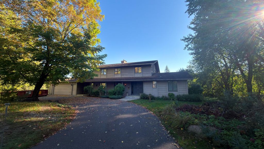 49 Nord Circle Road, North Oaks, MN 55127 — exterior