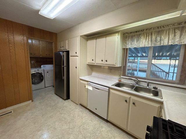 208 S NEYLAND St, Liberty Lake, WA 99019