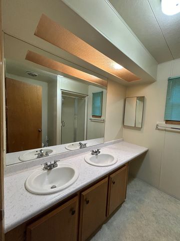 208 S NEYLAND St, Liberty Lake, WA 99019