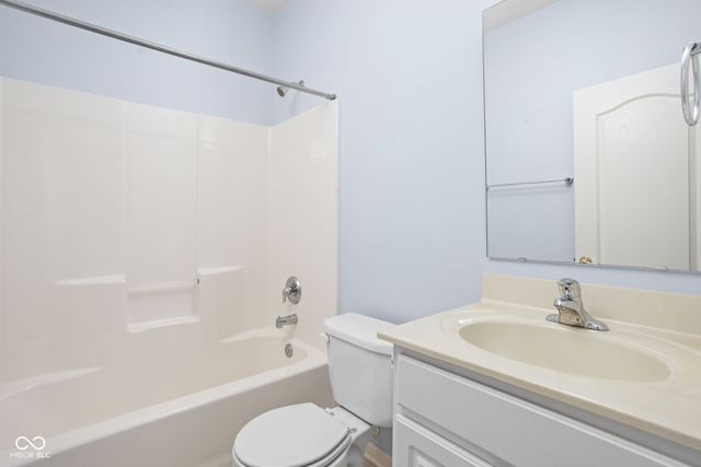 1450 Colony Park Drive, Greenwood, IN 46143