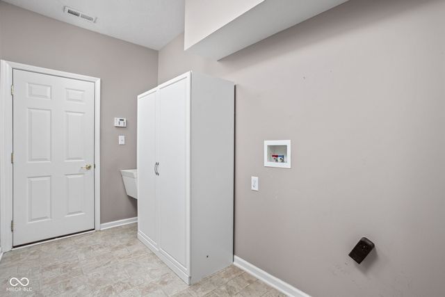 1450 Colony Park Drive, Greenwood, IN 46143